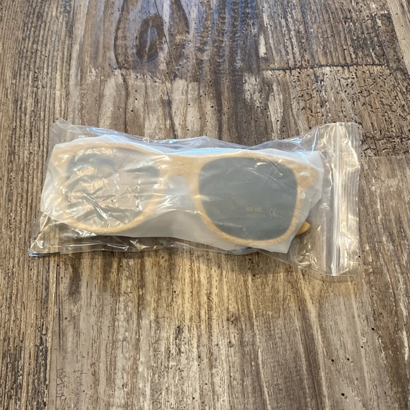 Corona Wood Sunglasses BNIP - Picture 5 of 8